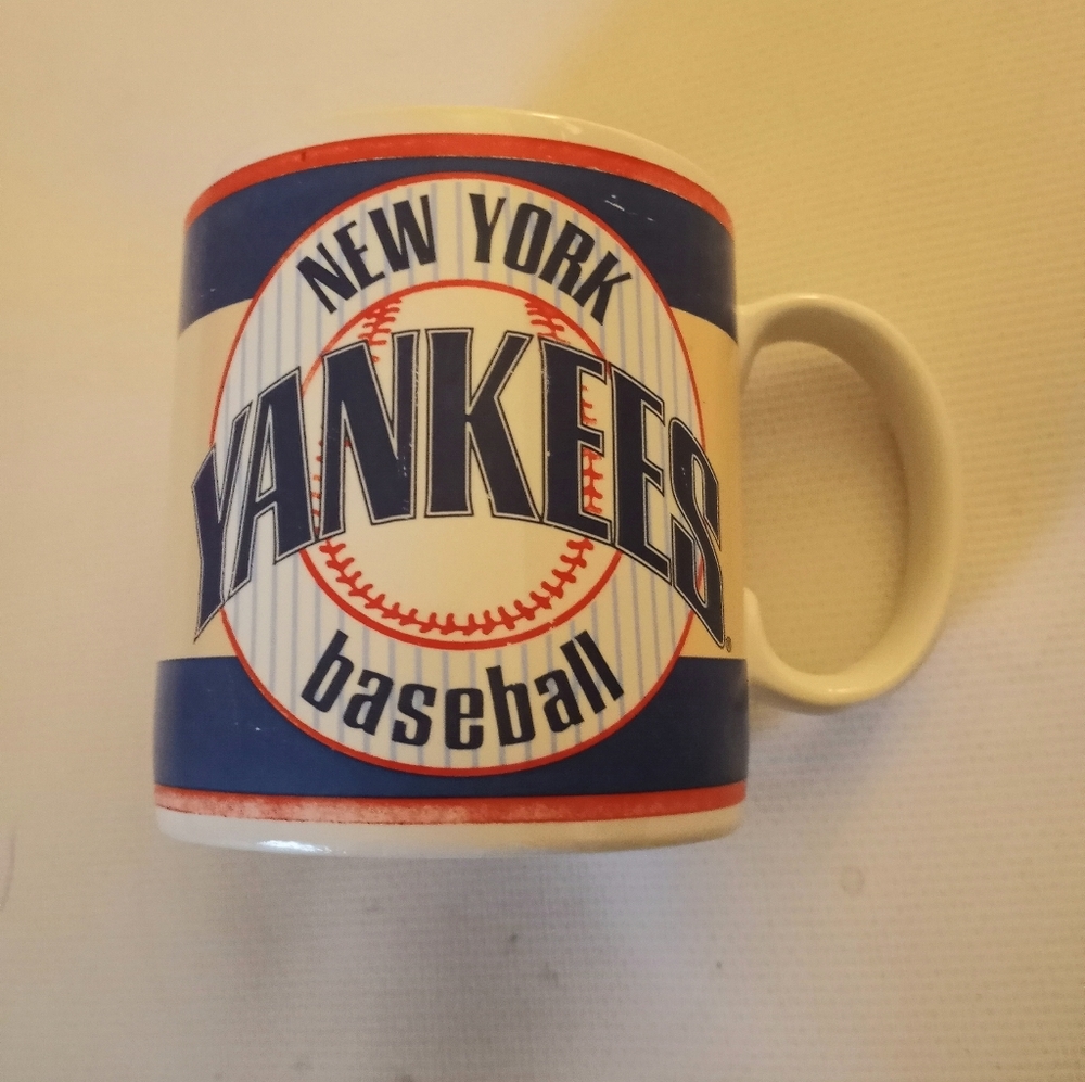 NEW YORK YANKEES  COFFEE MUG